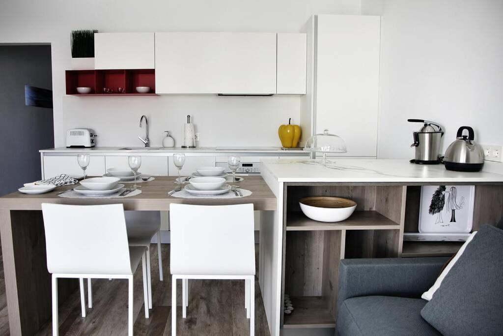 Design Vivienda V El Burgao By The Sea Apartment Costa Teguise Exterior photo